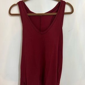 red lululemon tank